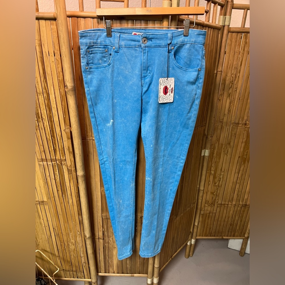 With tags/ size 12. Cotton/ spandex jeans. Vintage look